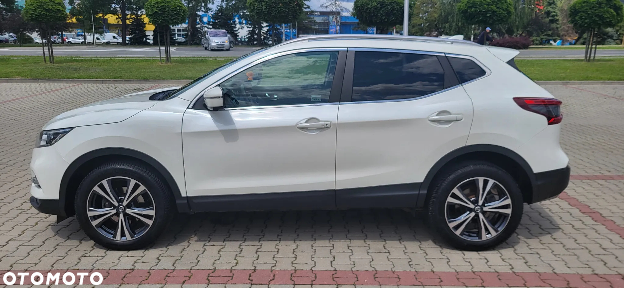 Nissan Qashqai 1.3 DIG-T N-Connecta DCT - 6