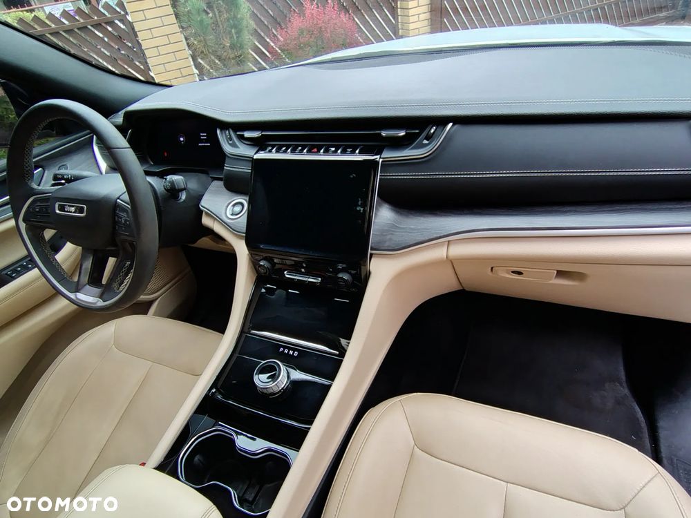 Jeep Grand Cherokee - 24