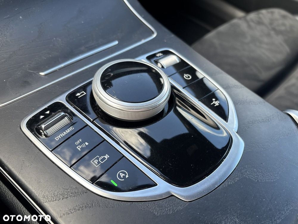 Mercedes-Benz Klasa C 300 4MATIC 9G-TRONIC - 28