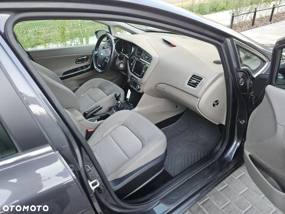 Kia Ceed Cee'd 1.6 GDI Business Line - 1