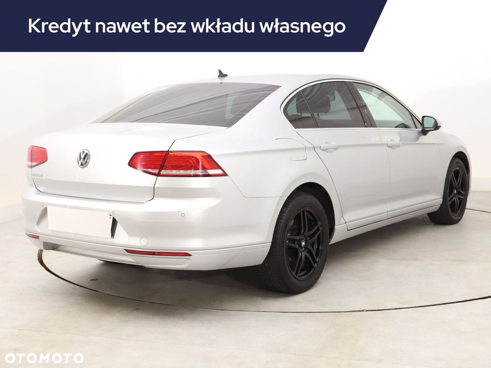 Volkswagen Passat - 7