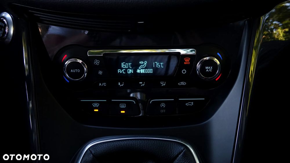 Ford Kuga 1.5 EcoBoost 2x4 Titanium - 18