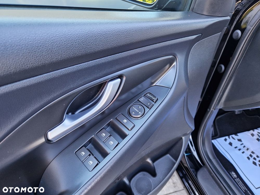 Hyundai i30 1.5 Intro - 31