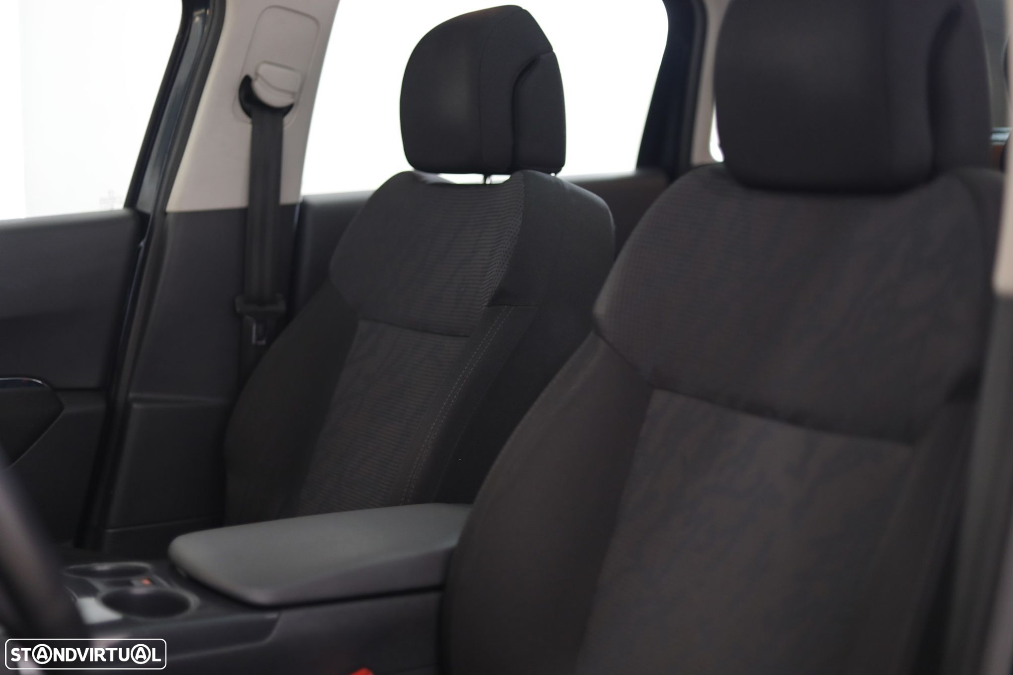 Peugeot 3008 1.6 e-HDi Executive CMP6 - 19