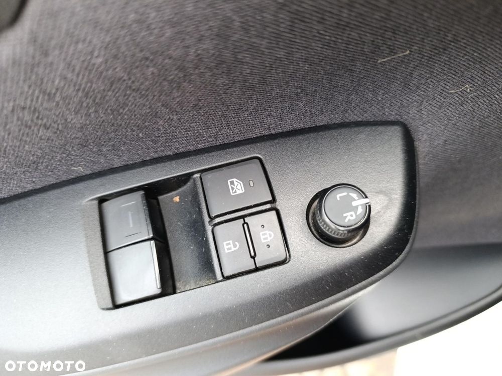 Toyota Yaris - 17