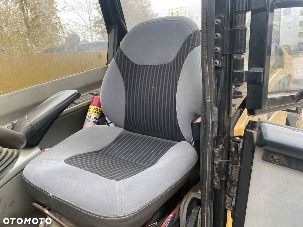 Caterpillar TH330B - 6