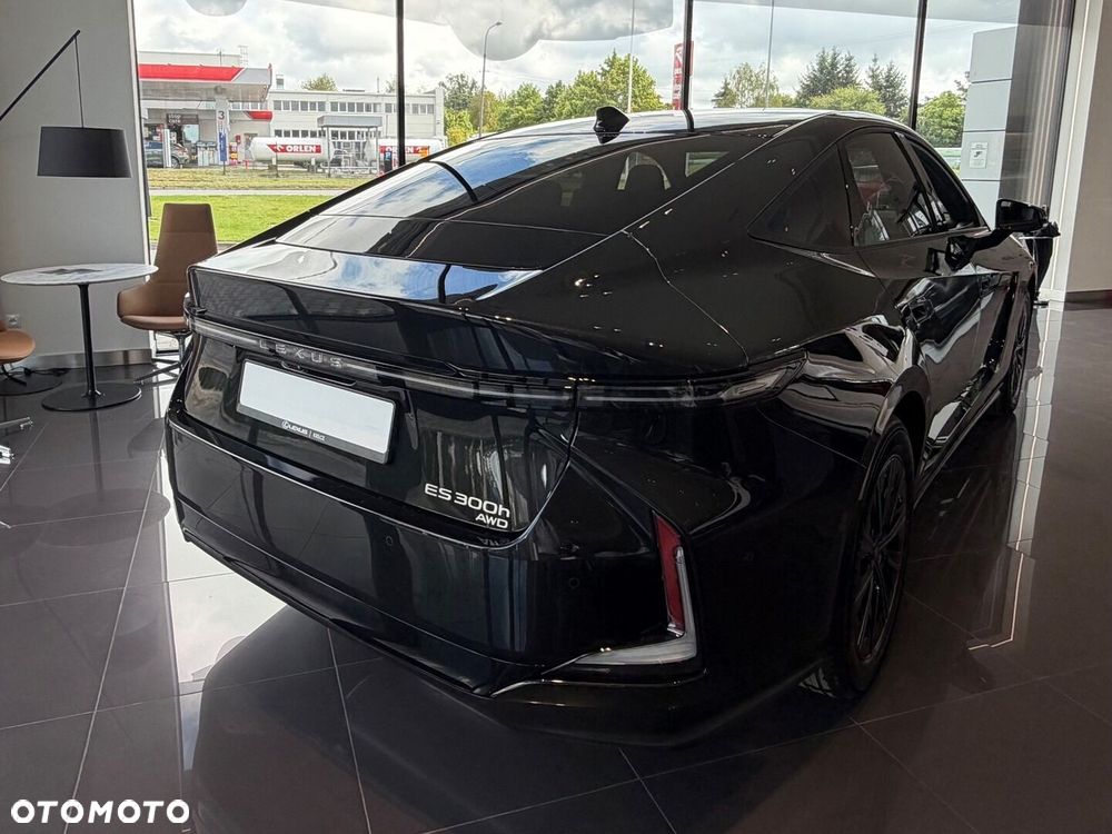 Lexus ES - 4