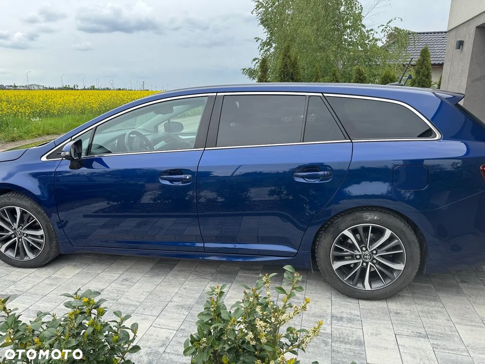 Toyota Avensis Touring Sports 1.8 Business Edition - 6