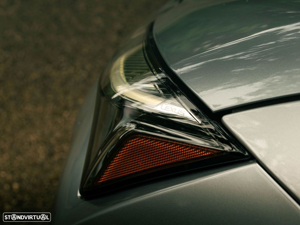 Lexus UX 250h Sport - 17