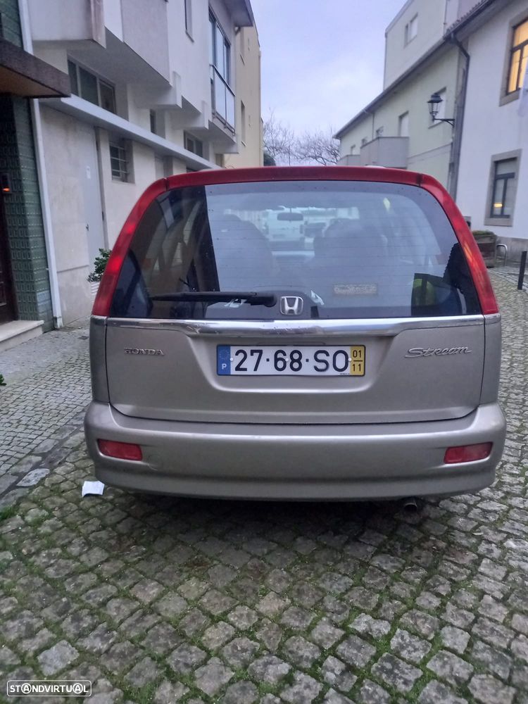 Honda Stream 1.7 ES - 4