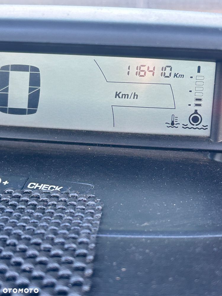 Citroën C4 1.6 16V Magic - 13
