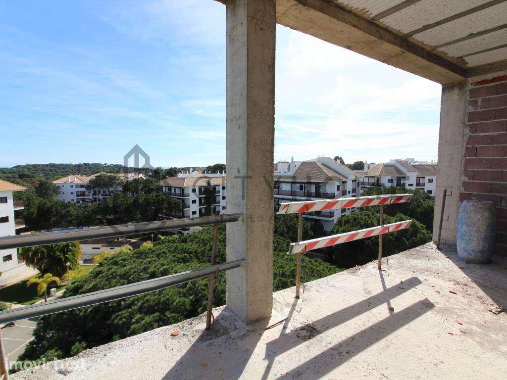 Apartamento T1+2 em condomínio com piscina - Falésia - Grande imagem: 2/19