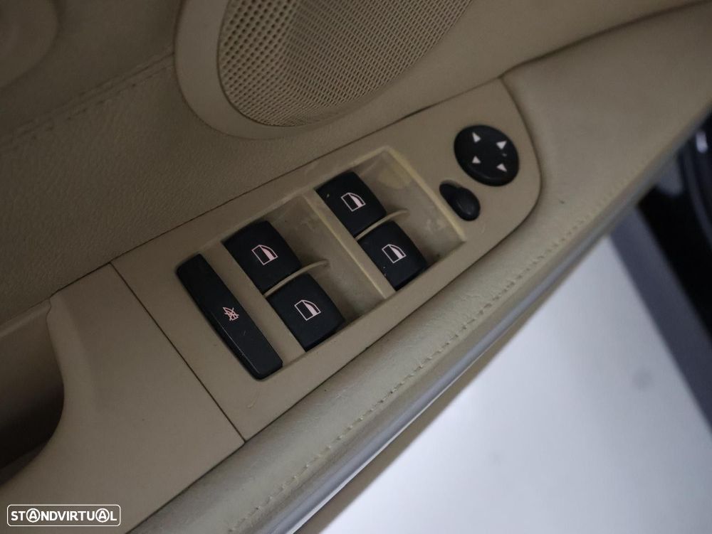 BMW 318 d Line Luxury - 12