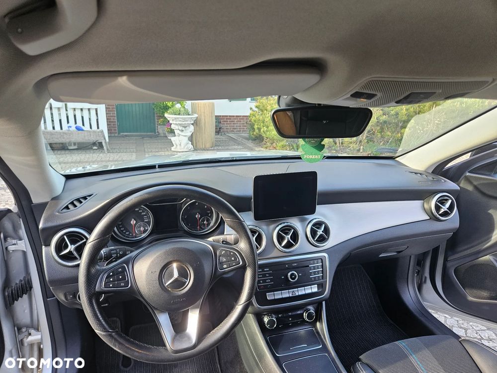 Mercedes-Benz CLA 180 d 7G-DCT AMG Line - 8
