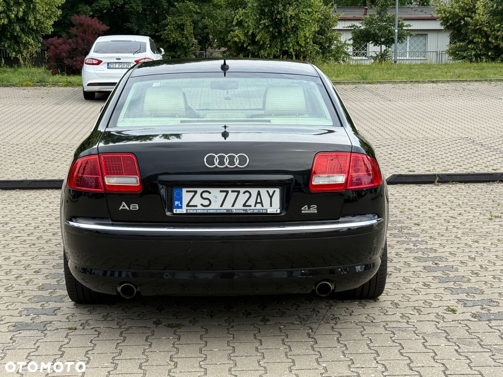 Audi A8 4.2 Quattro - 8