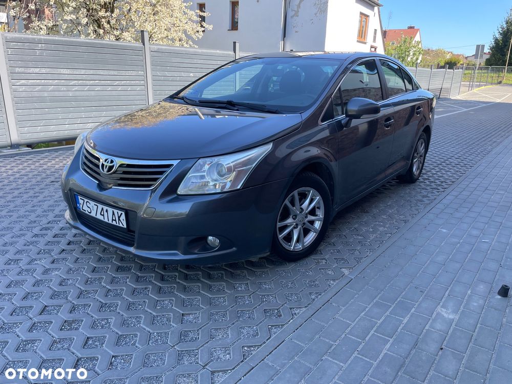 Toyota Avensis - 1