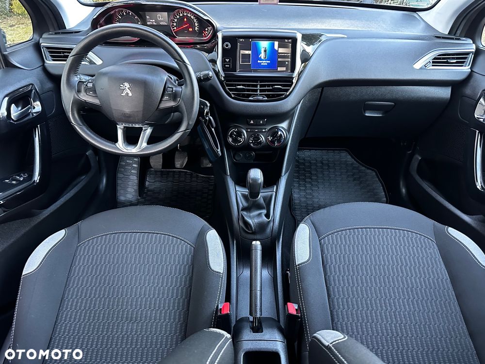 Peugeot 208 PureTech 82 Urban Move - 30