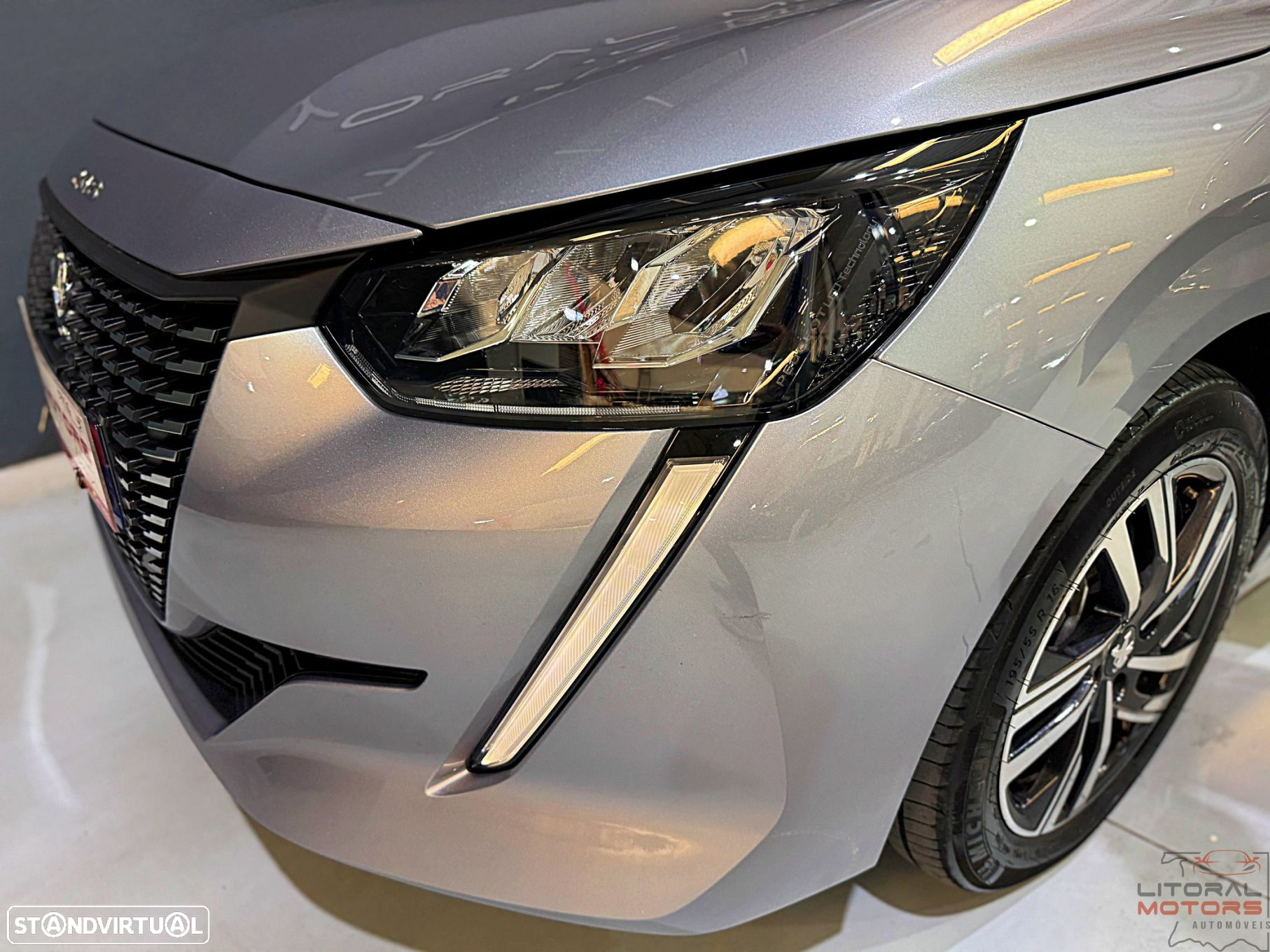 Peugeot 208 1.2 PureTech SE Style - 5