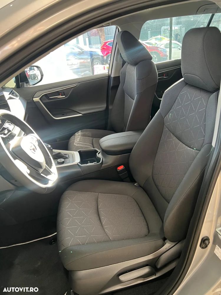 Toyota RAV4 - 7