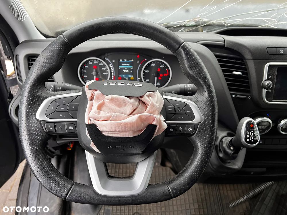 Iveco Daily 35s18 7 osobowy L4H3 - 10