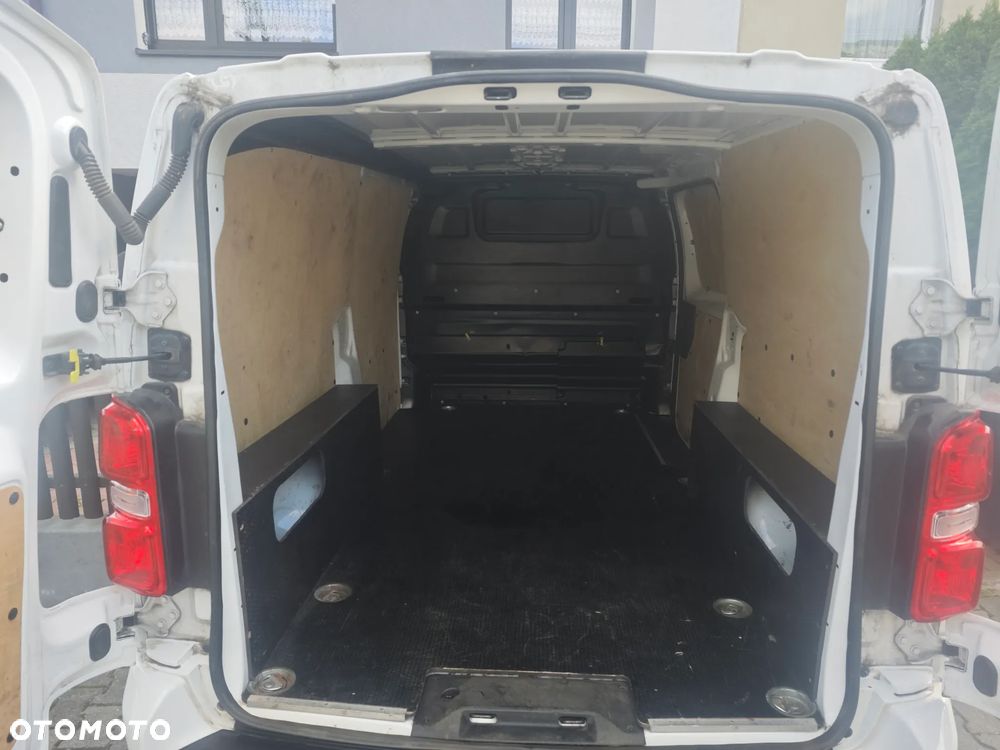 Peugeot EXPERT TRAVELLER - 24