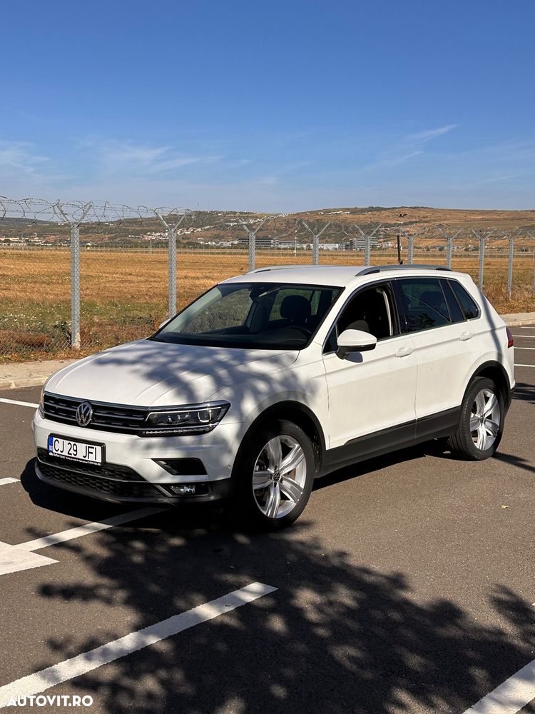 Volkswagen Tiguan - 1