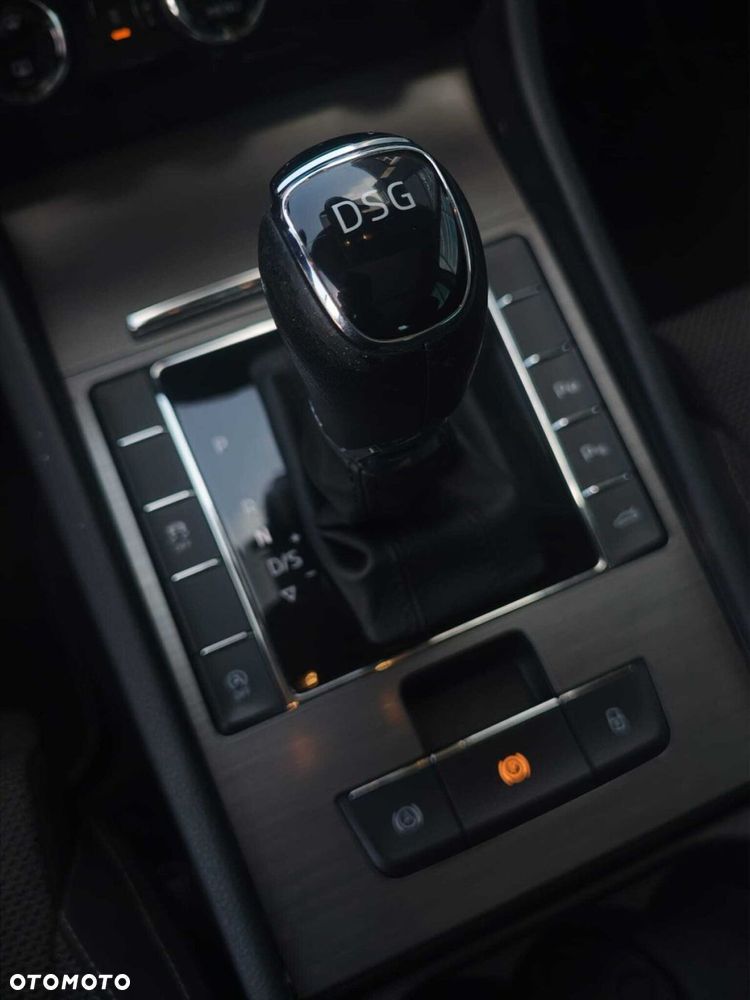 Skoda Superb 2.0 TDI SCR Style DSG - 30