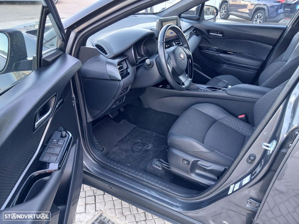 Toyota C-HR - 11