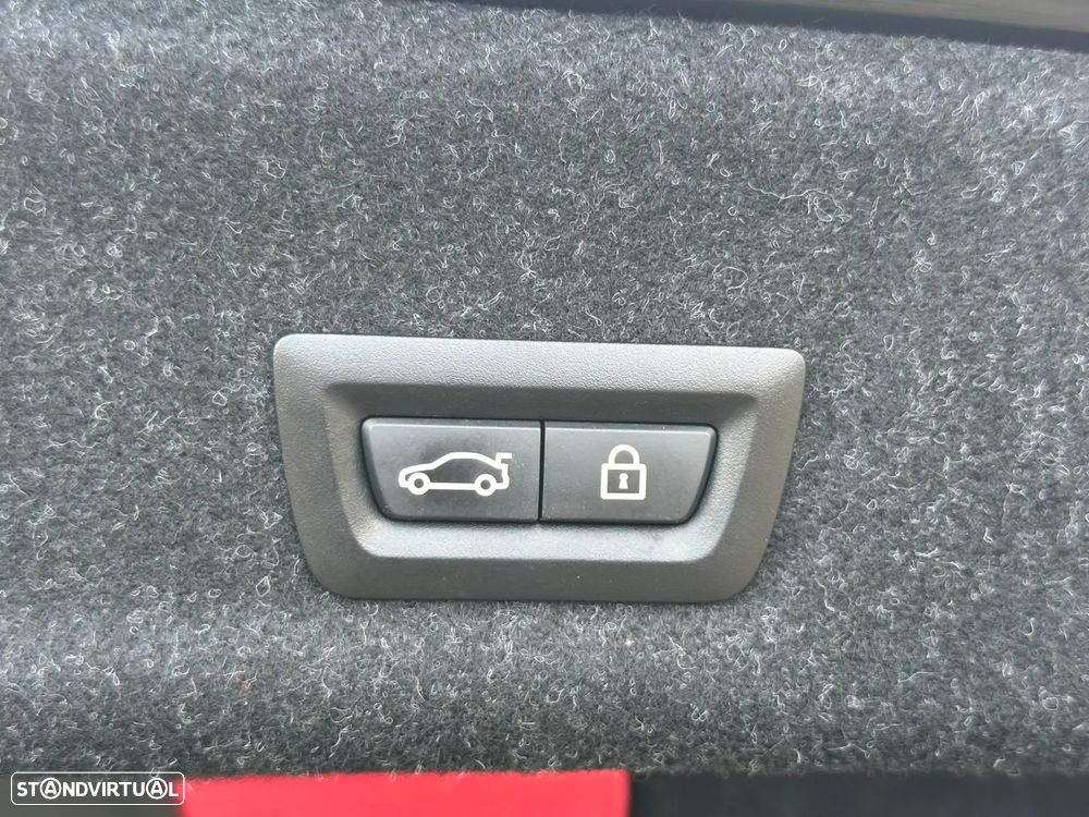 BMW 330 e Aut. Luxury Line - 12