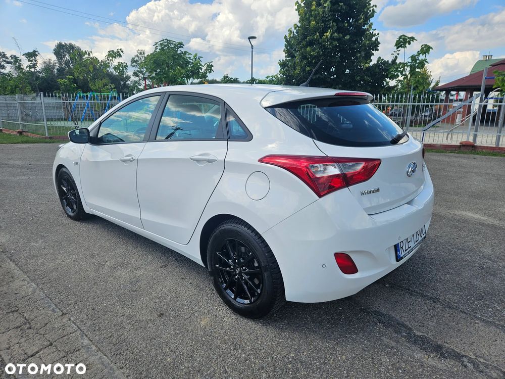 Hyundai i30 1.4 CRDi Advantage - 11