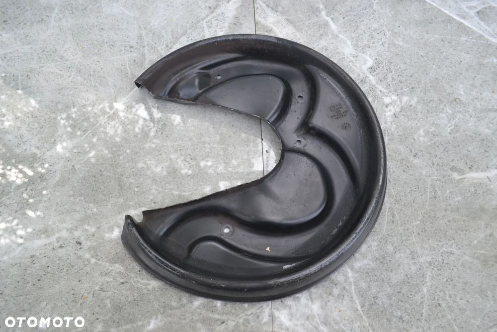 AUDI TT 8J OSŁONA KOTWICZNA TARCZY HAMULCOWEJ PRAWA TYŁ 8J0615612 - 1