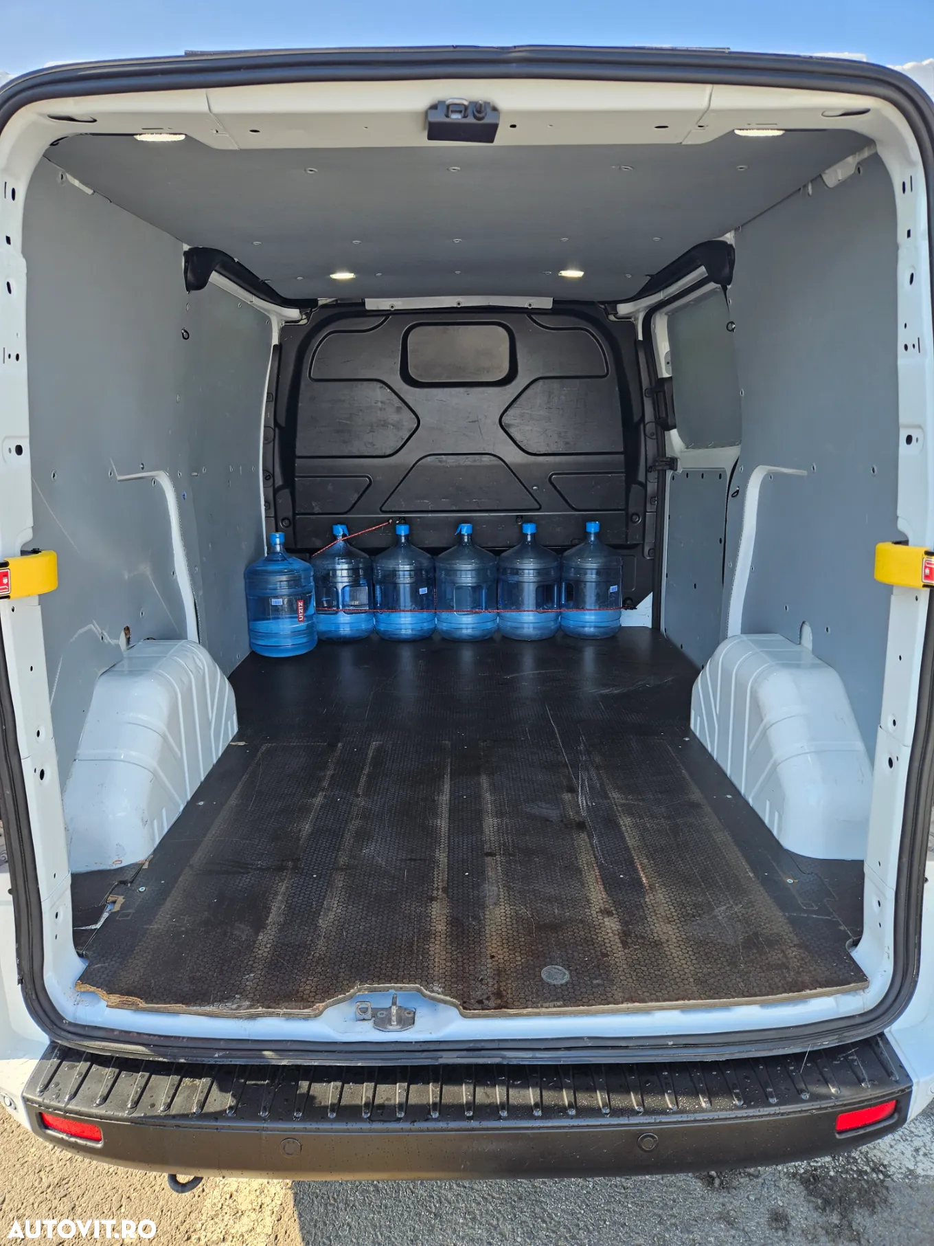 Ford Transit Custom - 11