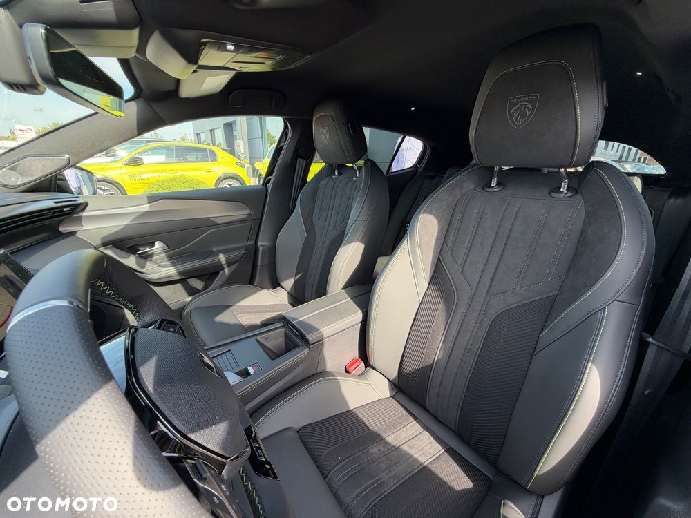 Peugeot 408 - 12