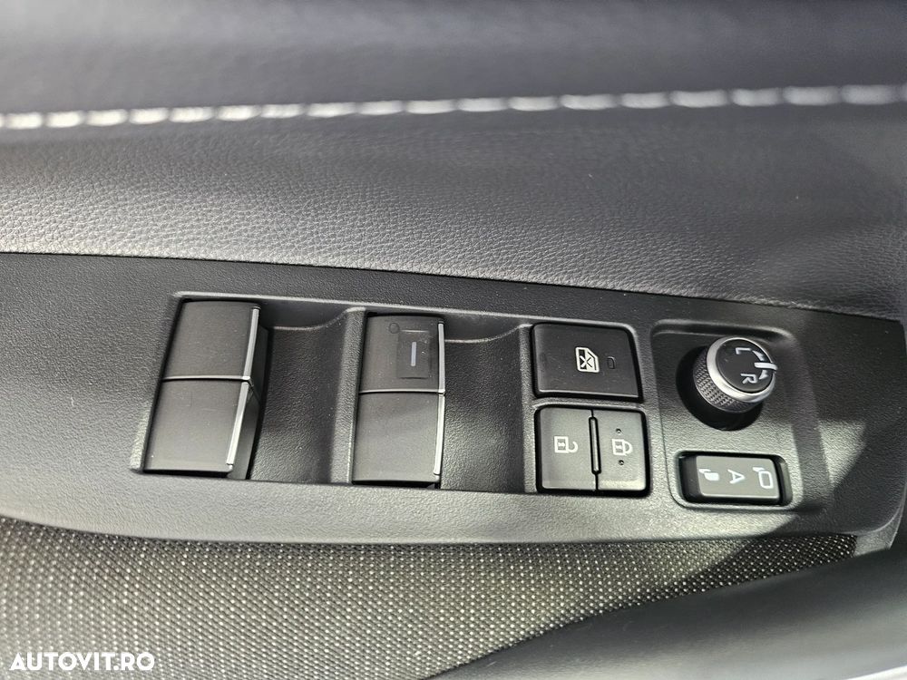 Toyota Corolla 1.8 HSD Business - 7