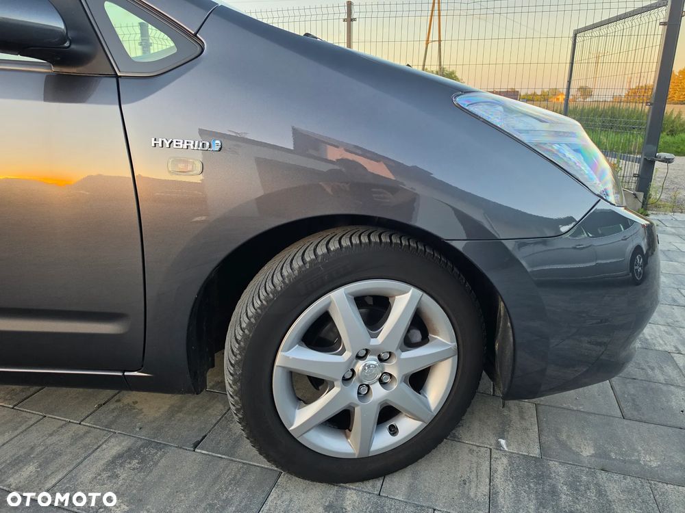 Toyota Prius - 17
