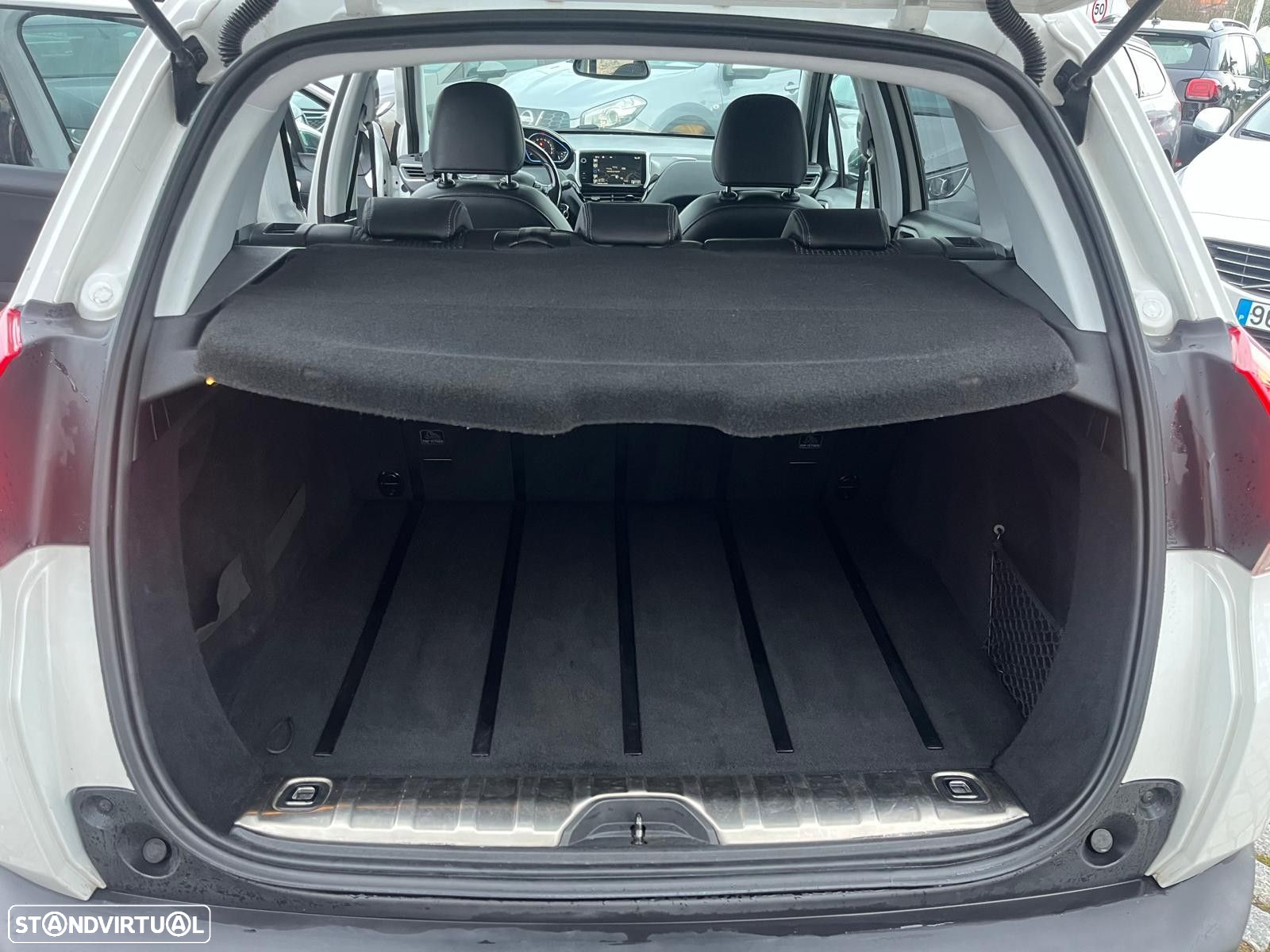 Peugeot 2008 1.6 e-HDi Allure - 25