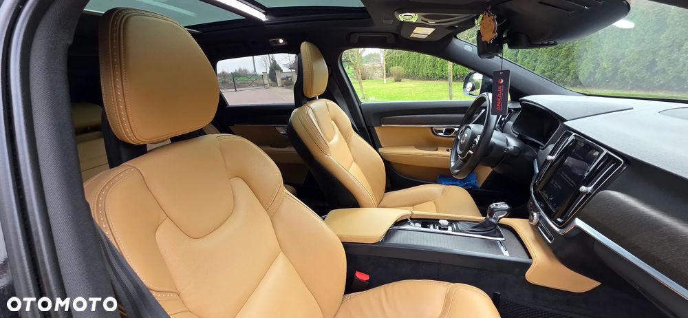 Volvo V90 Cross Country T6 AWD Pro - 32