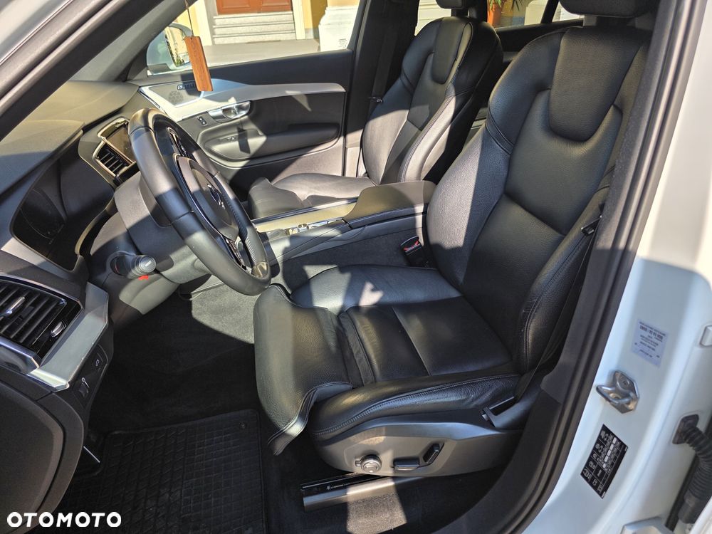 Volvo XC 90 - 23