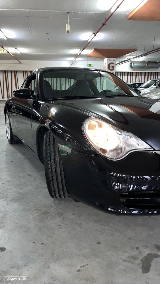 Porsche 911 (996) Carrera - 2