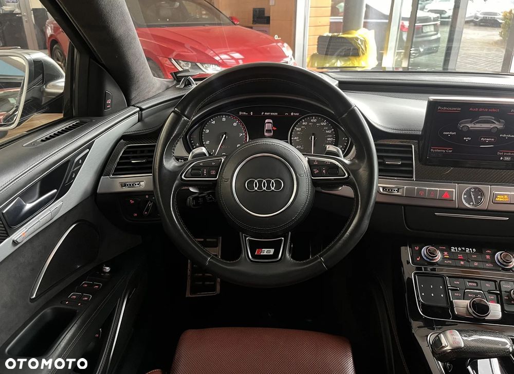 Audi S8 - 16