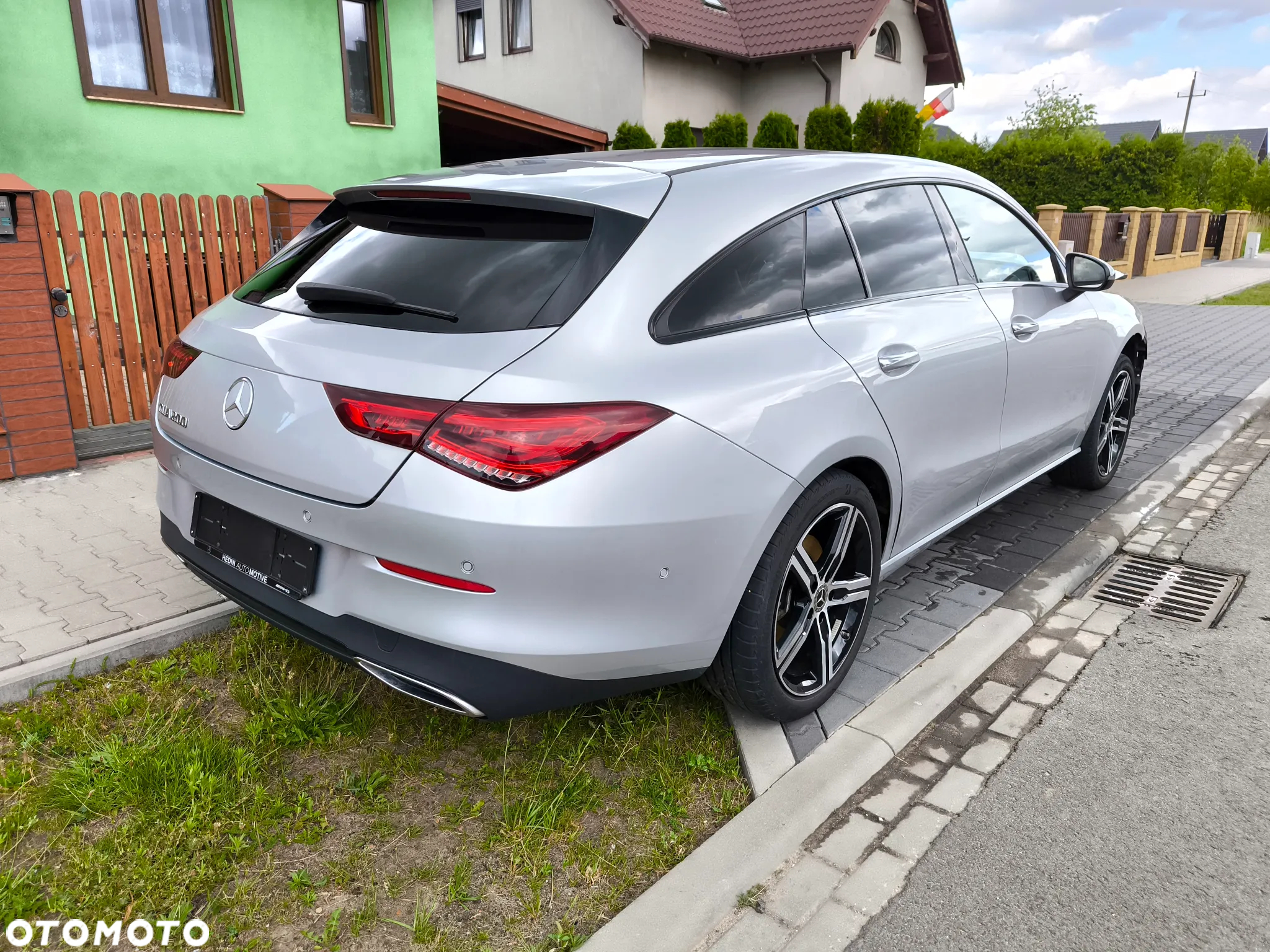 Mercedes-Benz CLA 200 Shooting Brake 7G-DCT AMG Line - 3