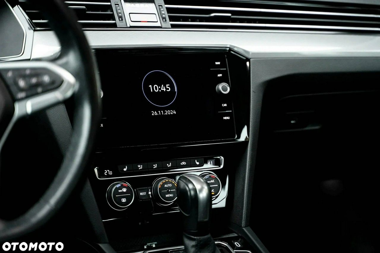 Volkswagen Passat - 30