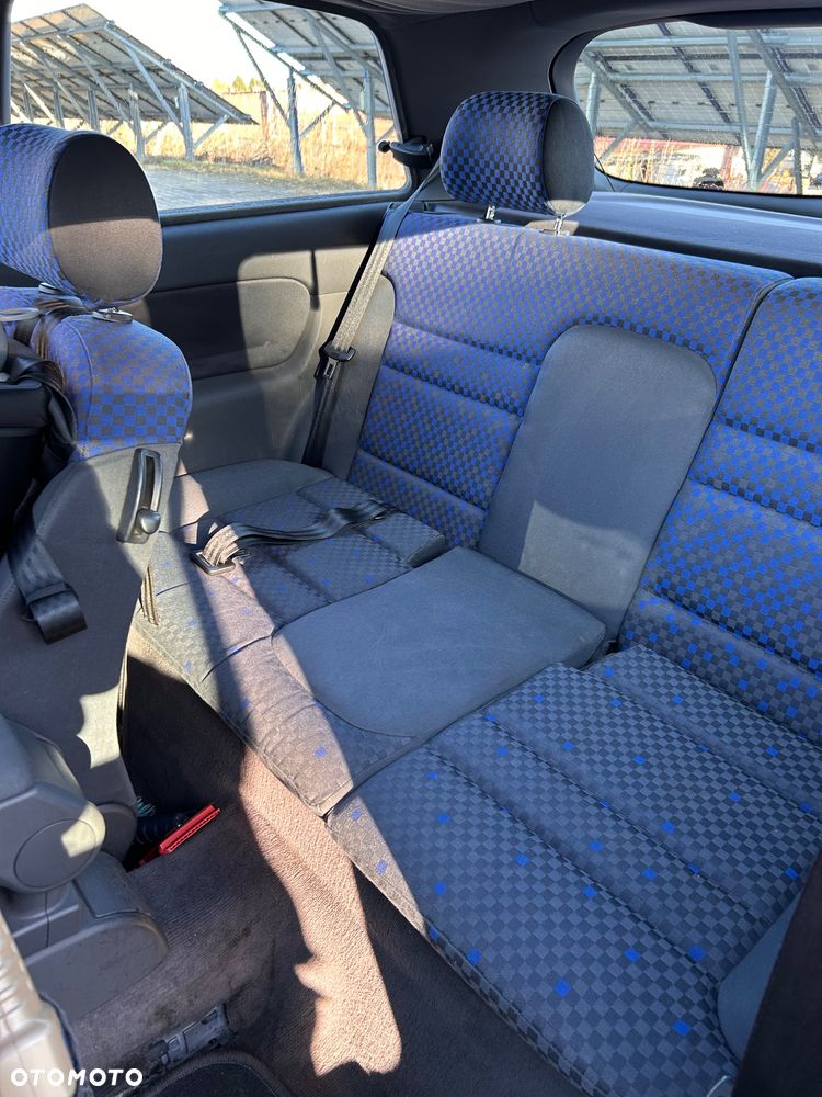 Audi A3 3-drzwiowe 1.6 Attraction - 11