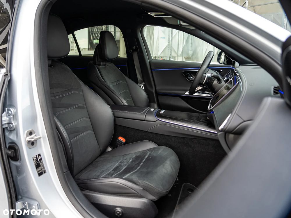 Mercedes-Benz Klasa E 300e 4Matic 9G-TRONIC AMG Line NIGHT Edition - 16