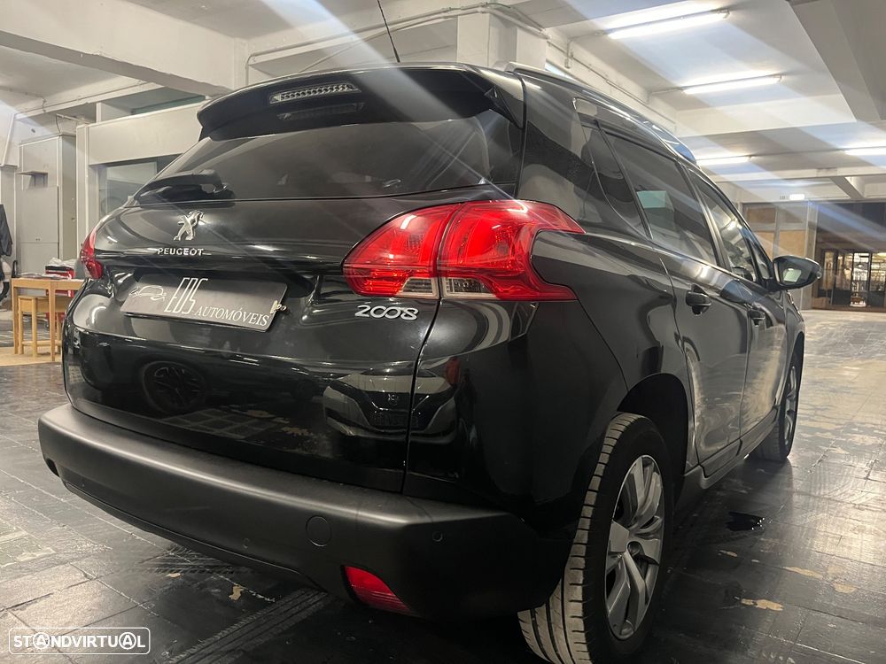 Peugeot 2008 1.2 PureTech Allure - 4