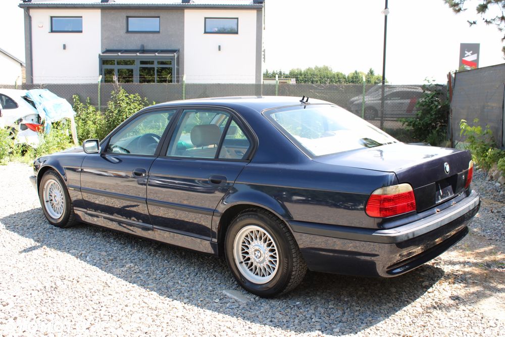 BMW Seria 7 740i - 10