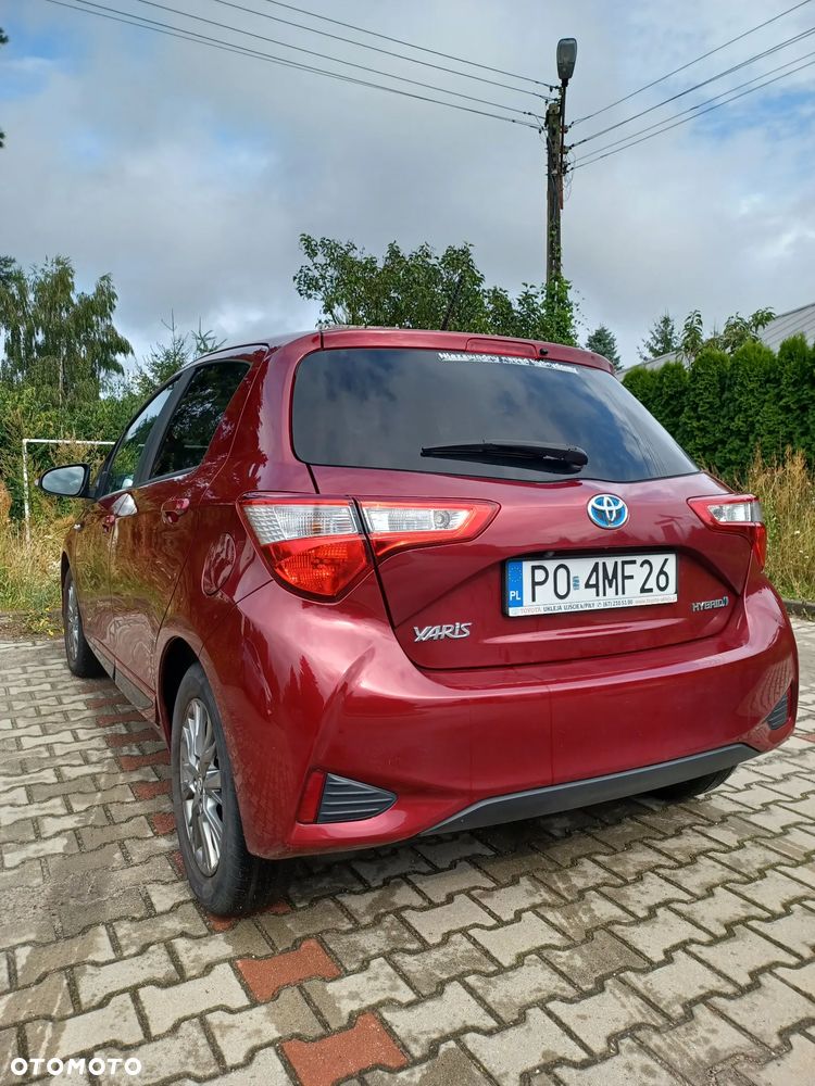 Toyota Yaris Hybrid 100 Life - 3