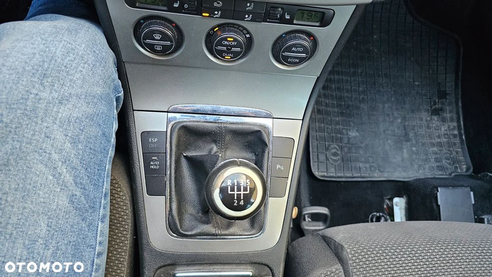Volkswagen Passat 1.9 TDI Trendline - 37