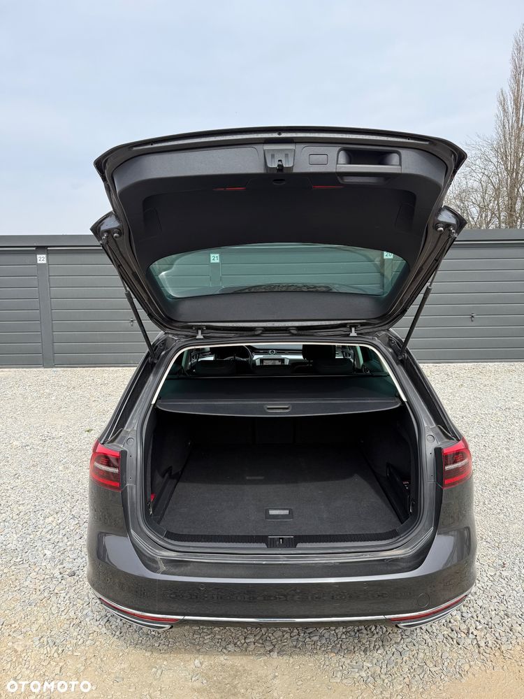 Volkswagen Passat - 18
