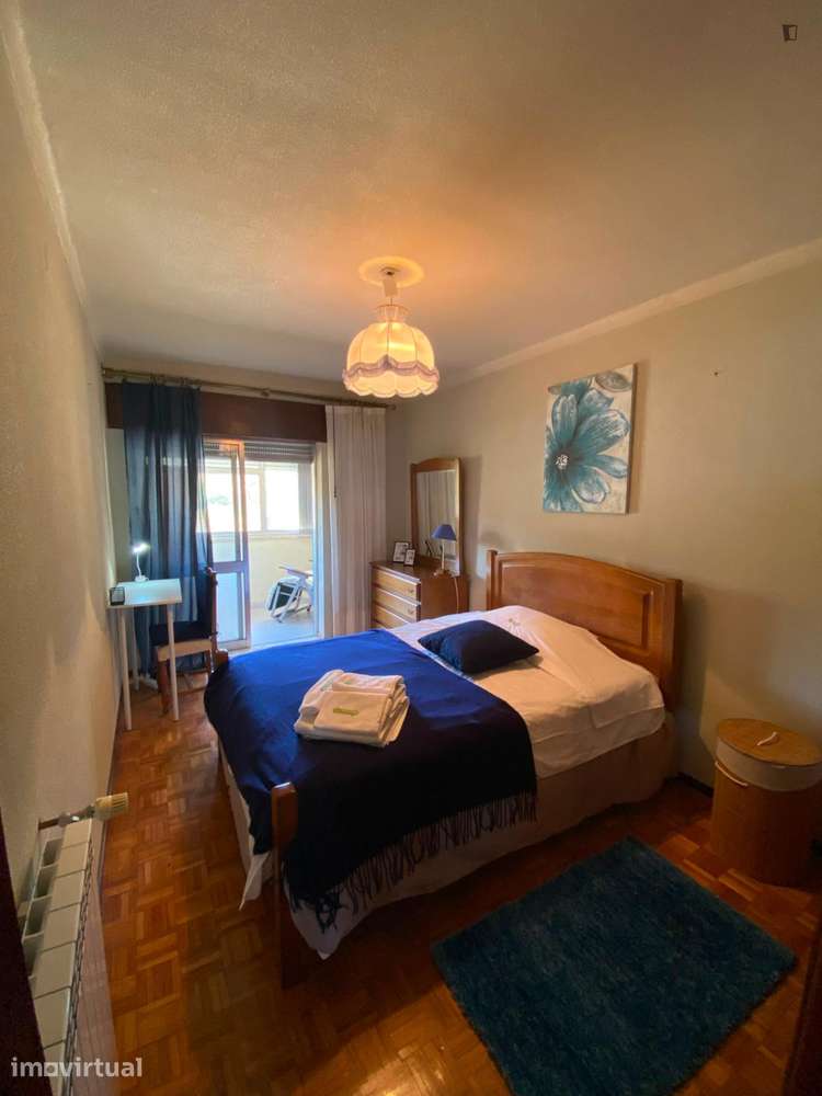 Quarto - localizado em Guarda - Grande imagem: 5/13